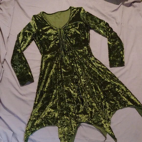 Green Velvet Long Sleeve Dress * Size M - Picture 2 of 11